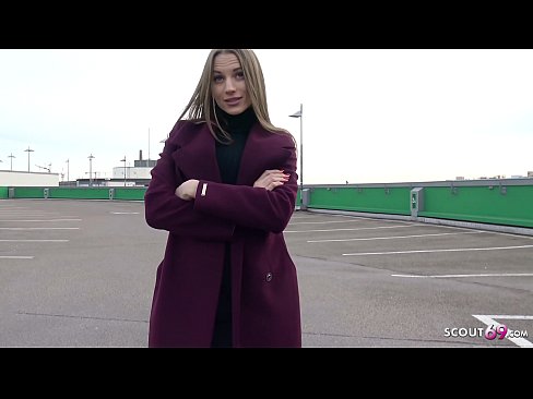 ❤️ ドイツ人スカウトマンは、夢のようにスティール、駐車場のテルテル、お金のためのセクシーに触れることです。 ️❌ ジャストポルノ ❌️❤