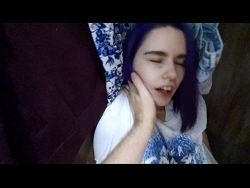 ❤️ 押し入れの中の姉ちゃんを発見し、イクのを手伝う ️❌ ジャストポルノ ❌️❤